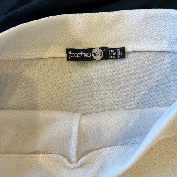 WHITE SKIRT - Picture 2 of 3